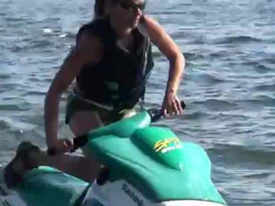 Rox et Isra en sea doo