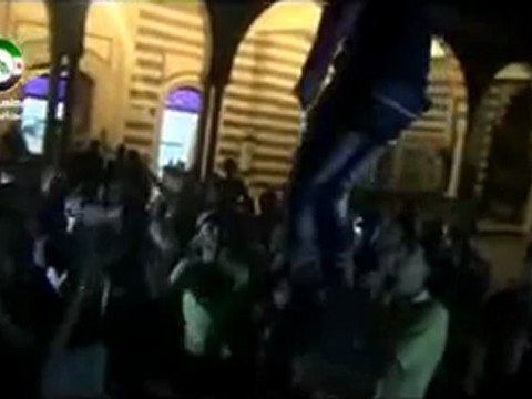 Syria فري برس حمص الصامدة الخالدية رغم كل الجراح مظاهرة من قلب جامع خالد بن الوليد راااااائعة 23 7 2012 Homs