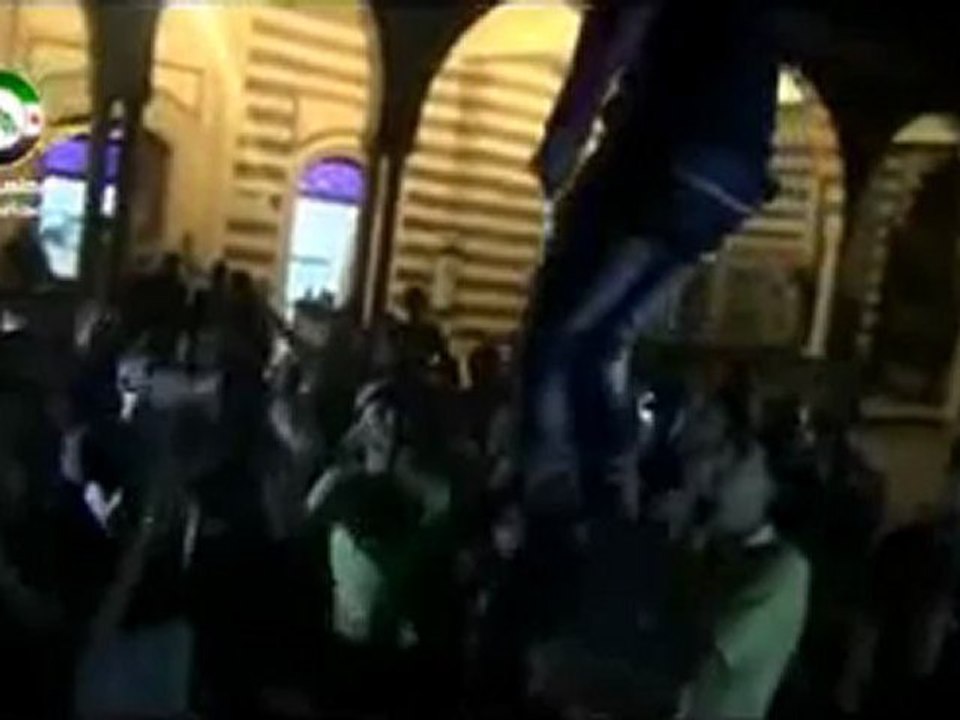 Syria فري برس حمص الصامدة الخالدية رغم كل الجراح مظاهرة من قلب جامع خالد بن الوليد راااااائعة 23 7 2012 Homs