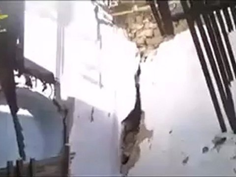 Syria فري برس حمص حي جورة الشياح المحاصر أحد منازل المدنيين المدمر جراء القصف العنيف على الحي 23 7 2012 Homs