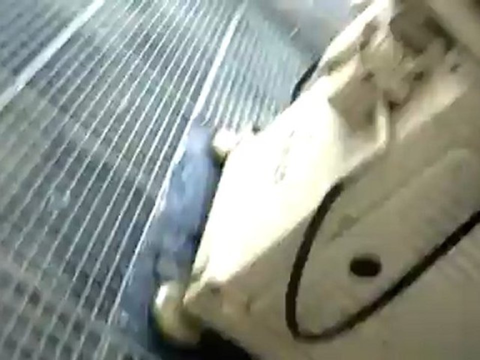 MOV002