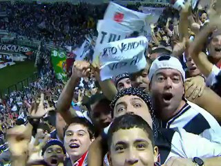 Vasco derrota o Santos e segue na colado no líder - 21/07/2012