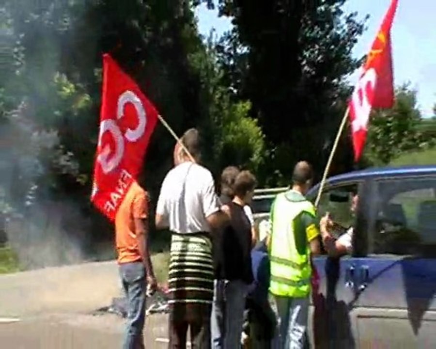 Le changement c'est quand? Lutte des ouvriers de l'usine DOUX pour leur emploi (62)
