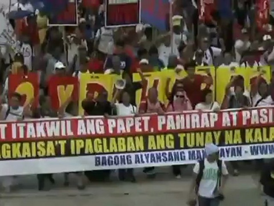 Thousands protest Filipino president