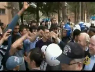 كوفي عنان يزور مخيمات السوريين في تركيا