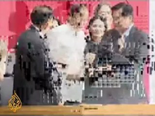 Numbers game threatens Philippines government