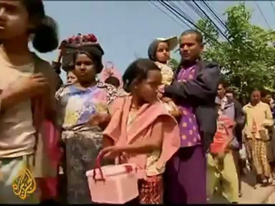 Refugees returning to Myanmar
