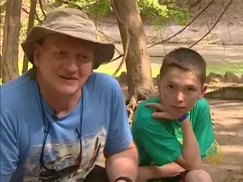 التماسيح المسالمة في انهار غامبيا