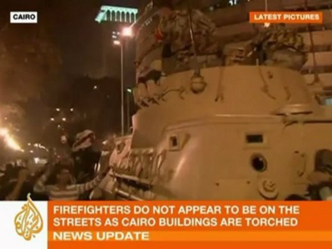Egyptian army enters the streets of Cairo