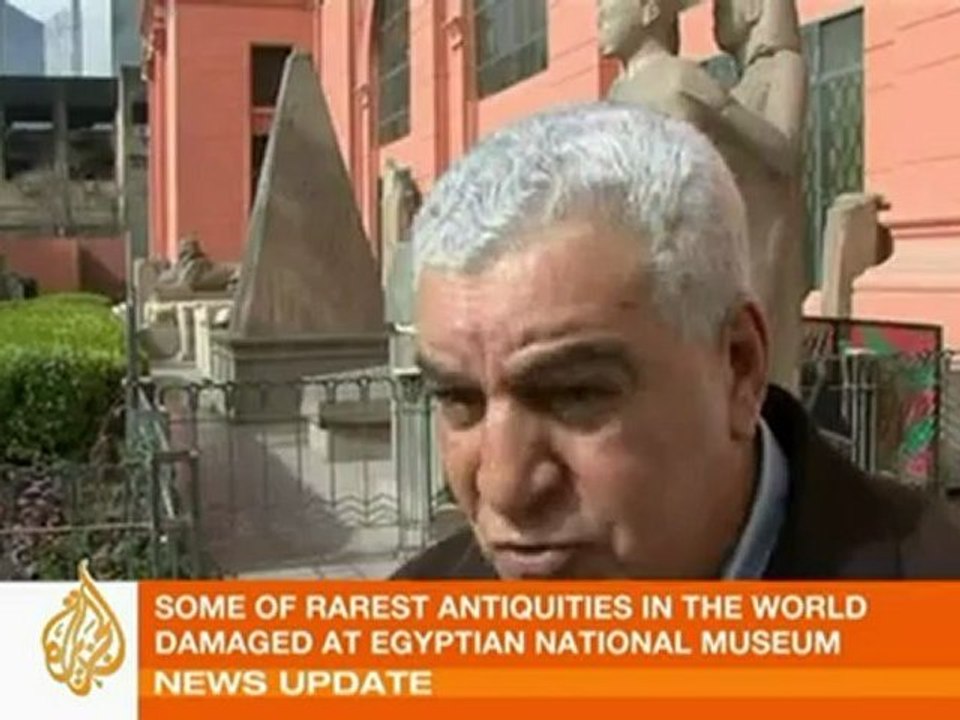 Looters break into Cairo museum