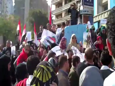 Rallies in support of Mubarak draw thousands