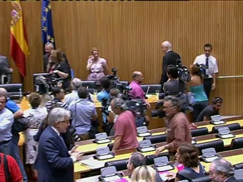 Campa reconoce errores y excesos en el sector financiero