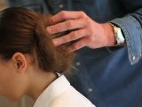 comment faire un chignon couture à tendance hispanisante en 2 minutes ?