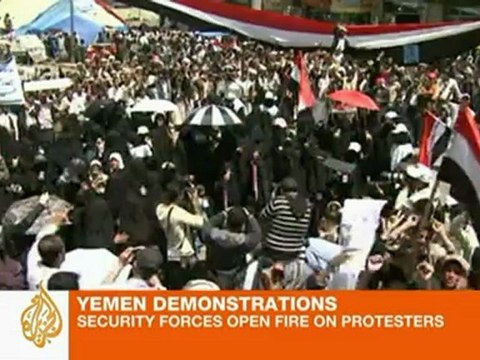 Yemeni police fire on protesters