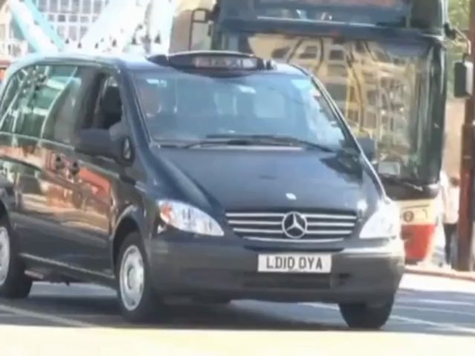 Verkehrsnetz: protest! taxifahrer blockieren tower bridge