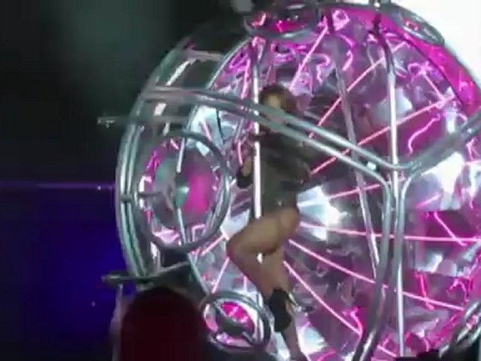 Wie Rihanna einen nicht enden-wollenden Sommer verbringt