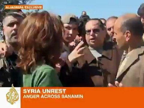 Syria unrest: Angry mourners bury dead from protests