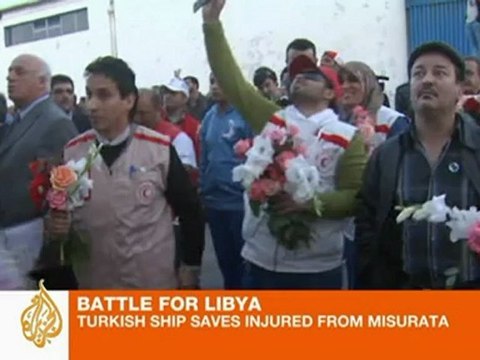 Turkey sails in to help injured Libyans