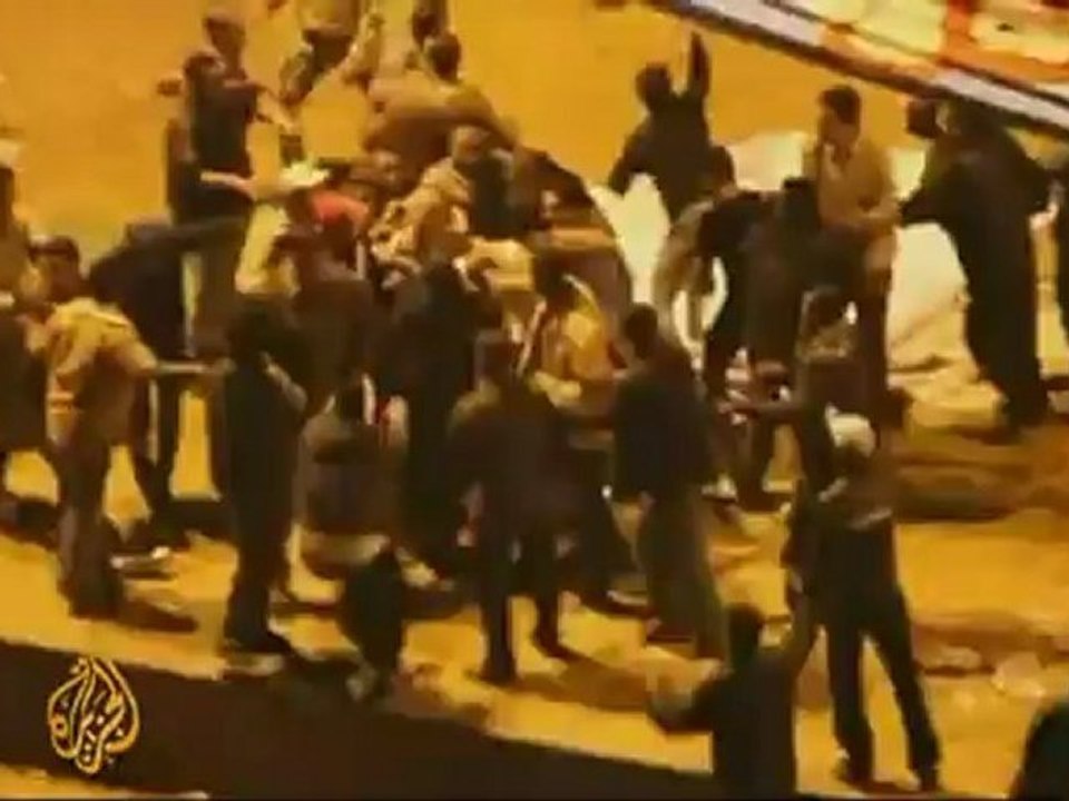 Clashes erupt around Cairo's Tahrir Square