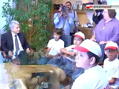 TG 24.07.12 Regione Puglia: Vendola accoglie 8 bambini palestinesi