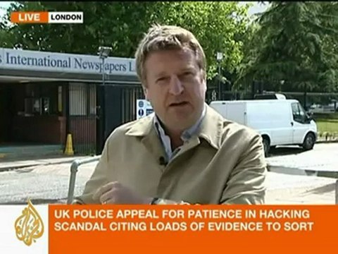 War dead outcry deepens UK hacking scandal