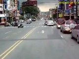 Car Ram into 4 Scooters and runaway Taiwan.