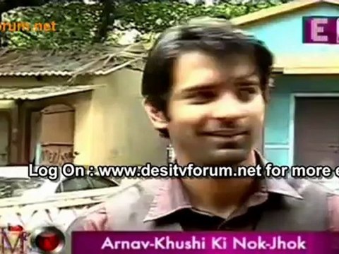 Pyar Me Aayi Takraar - Iss Pyar Ko Kya Naam Doon