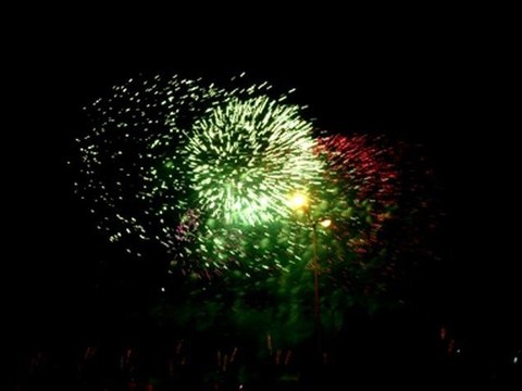 Feu d' artifice 14juillet 2012. Marseille-Parc Borély ( extraits)