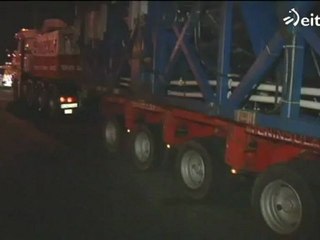 Camión de 200 ruedas y 220 toneladas