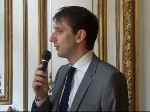 Helene Molinari Membre du jury du G20 YES 2012 interviewe par Brice Alzon