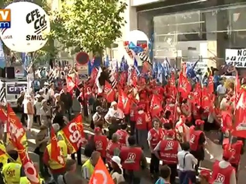 Mobilisés, les salariés de PSA ne sont pas convaincus par le plan du gouvernement