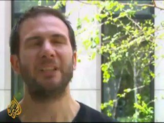 Hollande banks on small-town charm to win