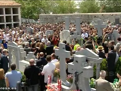 Peces-Barba es despedido con un emotivo aplauso