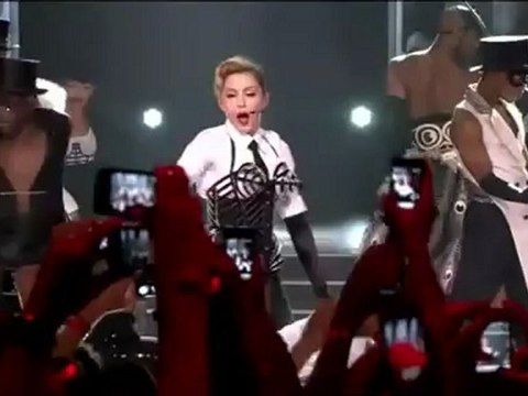 Madonna - Vogue (Live in Paris Olympia)