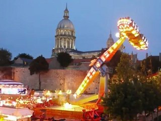 Foire aux manèges : les rotations du "Fly Night" dans le ciel boulonnais