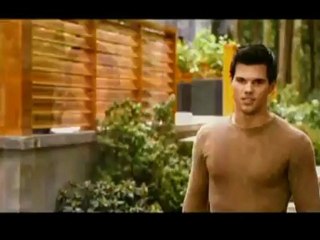 Stewart apologizes for cheating on Pattinson