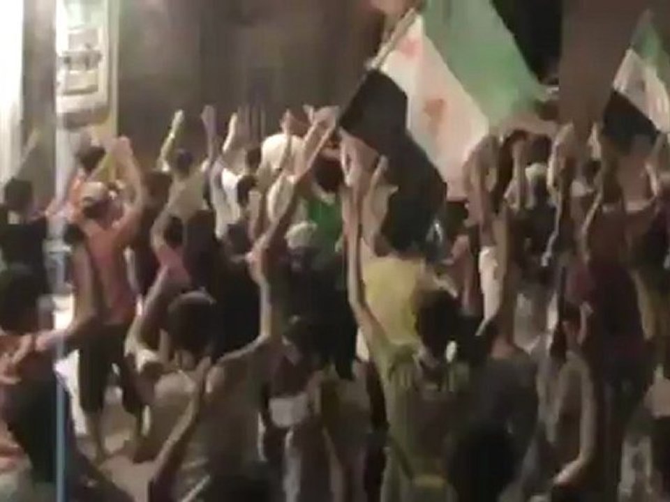 Syria فري برس حماه  المحتلة مسائيه الشيخ عنبر  25 7 2012 Hama
