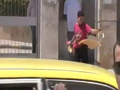 Syria فري برس حلب أطفال حلب يمزقزن صور بشار بحماية لواء التوحيد2012 07 25 Aleppo