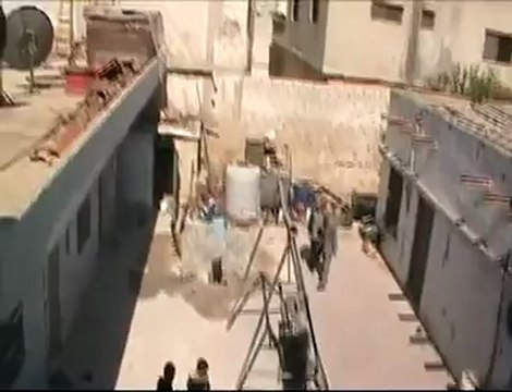 Syria فري برس درعا داعل اثار القصف المدفعي على المنازل 24 7 2012 ج1 Daraa