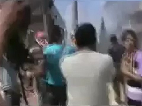 Syria فري برس ادلب تفجير العربة في أخر حاجز من حواجز كنصفرة واسر كامل جنود الحاجز بتاريخ 24 7 2012 Idlib