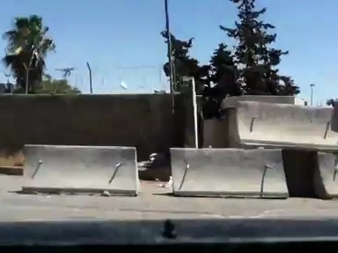 Syria فري برس ريف دمشق آثار الدمار على اتوستراد فرع جوية حرستا 23 7 2012 Damascus