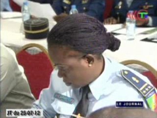 Réunion sur le dialogue entre les militaires et la société civile