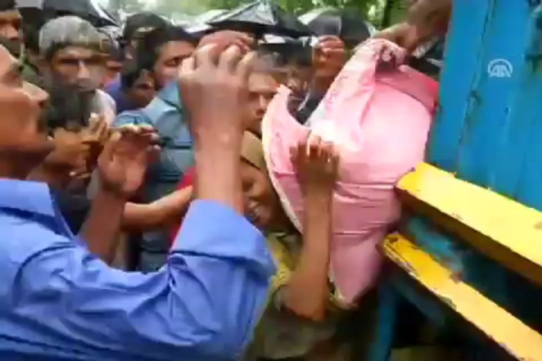 Bangladeş'te Müslümanlara yardım