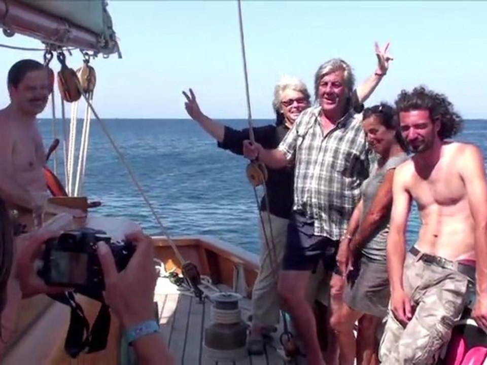 CALVI ON THE ROCKS DIESEL MONSTER BOAT