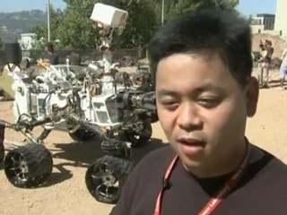 U.S. rover seeks Martian life with new focus