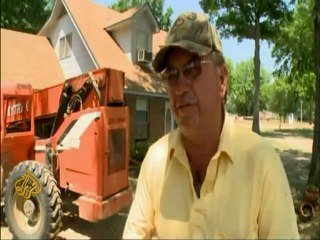 People flee Mississippi River flooding