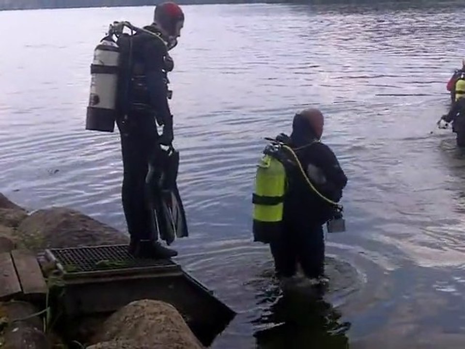 Tauchen im Schweriner See (2/2)  Zelten & Tauchen Pfingsten 2011  - iceworx.org