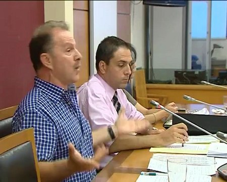 Κόντρα Κοτρωνιά - Οικονόμου στο Δημοτικό Συμβούλιο