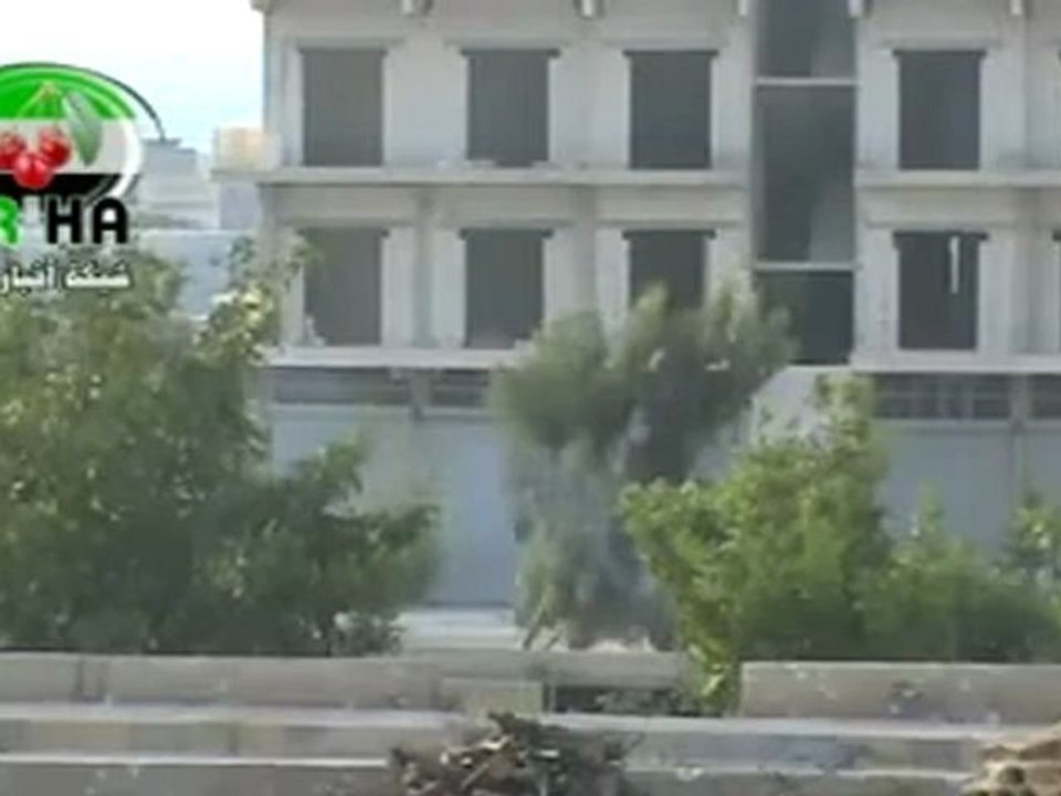 Syria فري برس أريحا   مرور رتل من الدبابات في مدينة أريحا 25 7 2012 Idlib