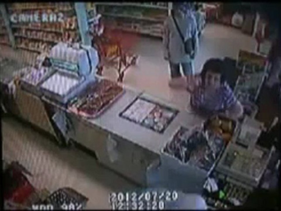 Portuguesa de 80 anos afugenta ladrões com mangas e maças em loja nos EUA